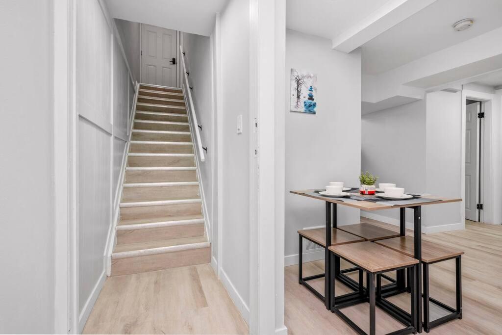 Centerstreet-Cozy 2Bedroomsuite カルガリー エクステリア 写真