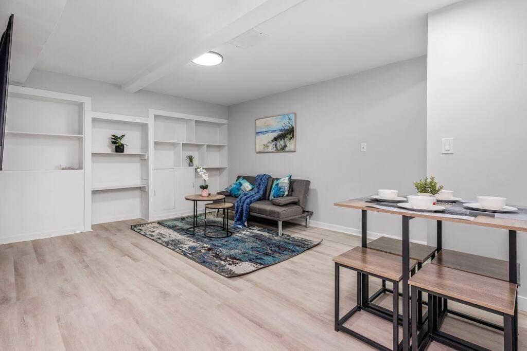 Centerstreet-Cozy 2Bedroomsuite カルガリー エクステリア 写真